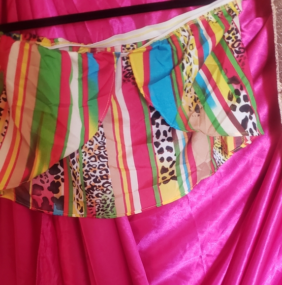 Top - Picture 2 of 2